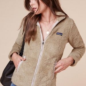 Patagonia zip up coat teddy Size small